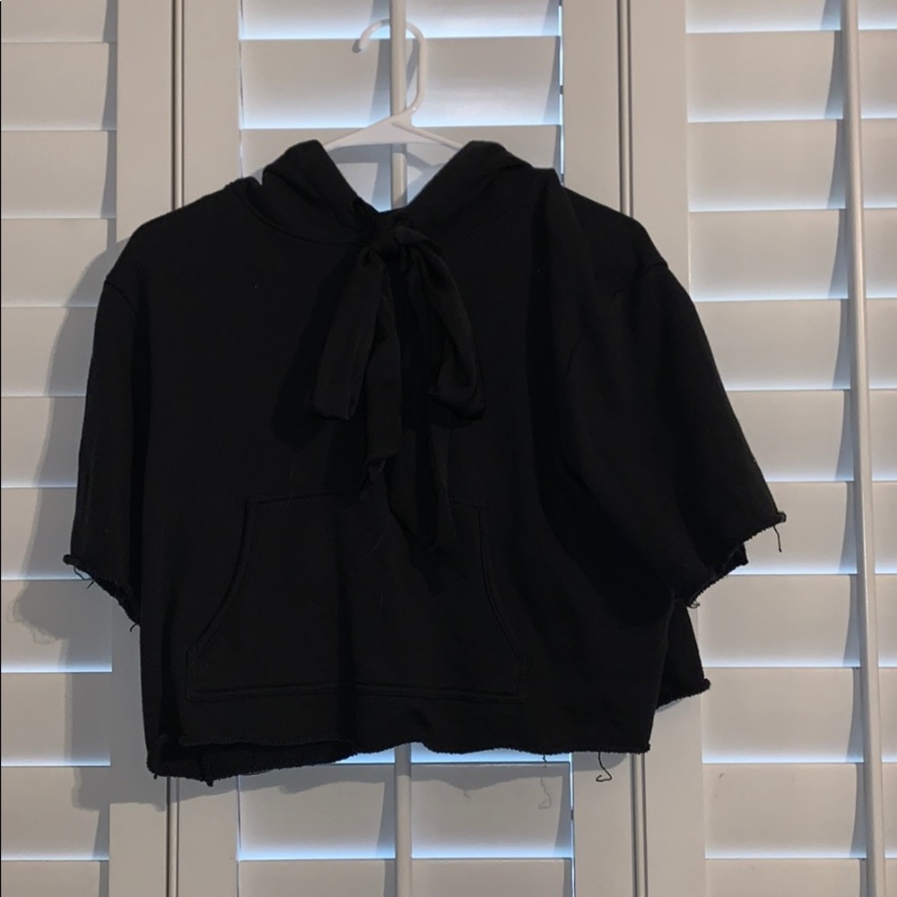 Cut off sweatshirt